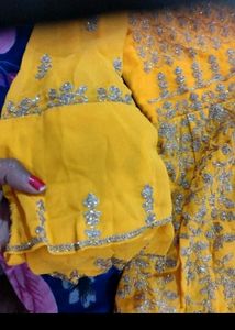 Gorgeous Yellow 💛 🟡 Shuit