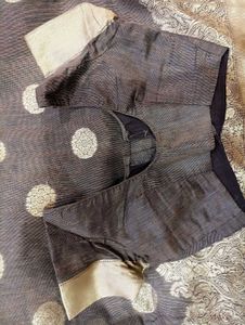 Beautiful Brown Saree With Blouse For Women