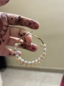 White Pearl Loreals Round Earring