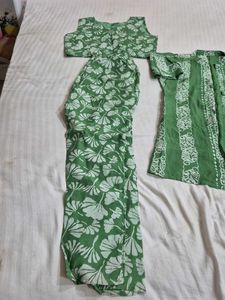 Green Floral Print Set
