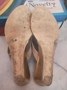 Trendy Gold Flats