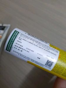 Garnier Sunscreen And Vitamin C Serum Facewash