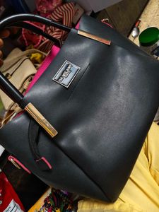 Beautiful Black Nd Pink Colour Bag