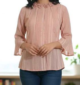 Elegant Pink Floral Top🌷