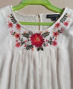 WOMAN WHITE EMBROIDERED TOP