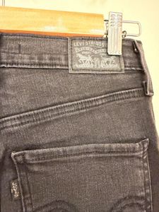 Levi&#39;s Black Skinny Jeans