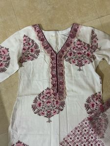 White &amp; Pink Floral Print Kurta Set