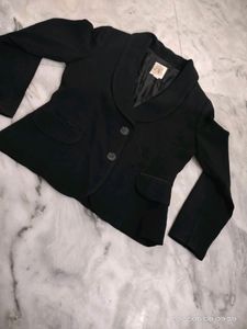 black formal blazer,