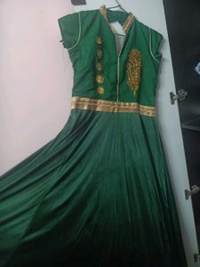 Emerald Green Evening Gown 💚🤍