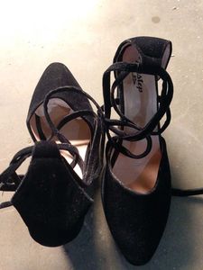 Full Covered Heels 👠