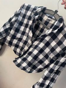 🖤Checkered Crop shirt