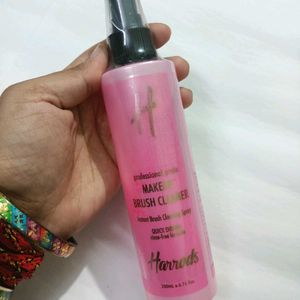 makeup brushes cleaner