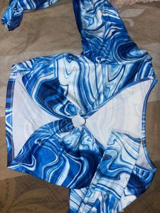 stylish crop cool blue swirl pattern top