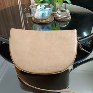 🛍️ Tan Sling Bag ⭐⭐⭐⭐⭐