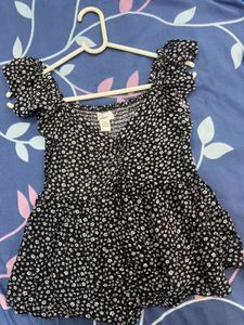 JoyJoy Floral Top - Size XS