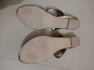 Black Sandals For Ladies