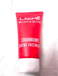 Lakme Strawberry Facewash