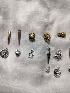 25+ Mix Charms (Gold &amp; Silver) Random Design
