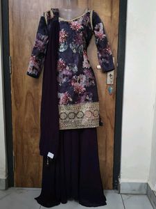 brand new..bust 28-40..lot of margin available