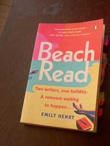 BEACH READ BY EMILY HENRY