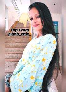 V-NECK COTTON FLORAL TOP – with Ruffle Hem