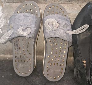 Women  Regular  Flat  Slippers (Pack Of 3)