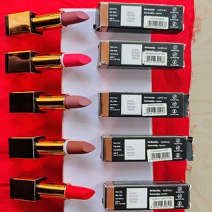 Pack Of 1Manish Malhotra Powder Matte Lipstick