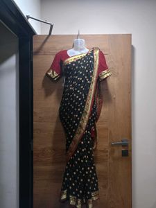 🔸Black Saree With Maroon Blouse 🌺