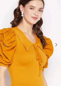 Chic Mustard Top