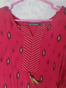 Perfect Red Top For College Use