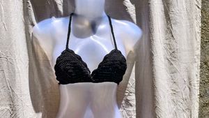 13J. SEXY BLACK BRALLETE