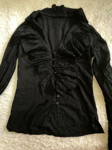 Y2K fitted Ruffled Black Top