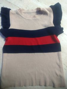 I'm Selling Beautiful Sleevless Top