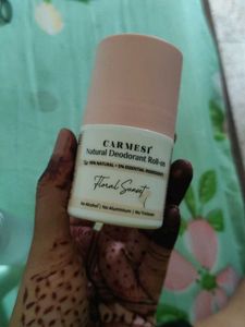 Carmesi Natural Underarm Roll On