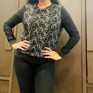 Beautiful Black And White Sweatshirt