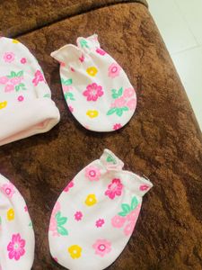 Floral Baby Hat &amp; Mitten Set
