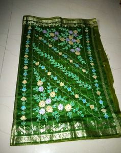 Unused Silk Saree With Flower Embroidery Design