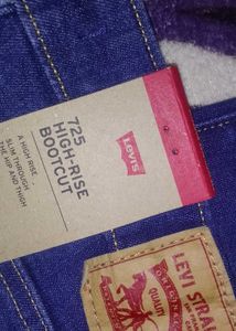 Branded Levi&#39;s Jeans Bootcut For Girls.