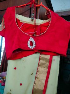 Cream Red Colour Saree With Blouse.