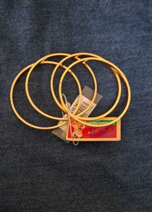 Set of 4 Elegant Gold-Plated Bangle Se