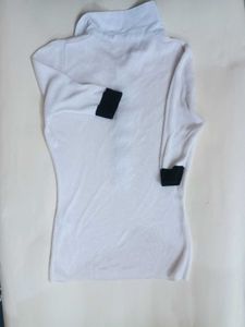 White Tee BODY FITTED TOP