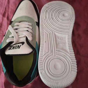 New &amp; Unused Men Casual Sneakers