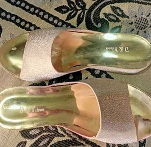 Women&#39;s Elegant Silver Heels