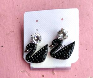Trendy BLACK swan Earring