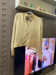 Fashionable top for women