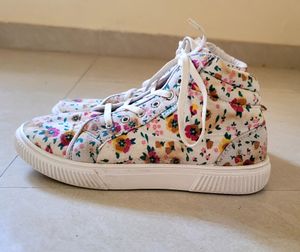 Khadims Floral Printed White Sneakers For Women