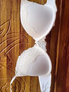 H&amp;M Lace Push Up Bra/32C