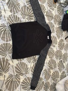 Rarely Used Sweatshirts (Wrogn, Size S)