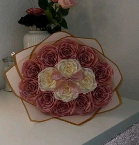 Rose Bouquet Showpiece