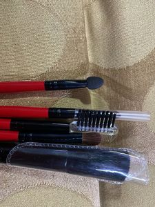 New Vega Makeup Brush Set Of 5